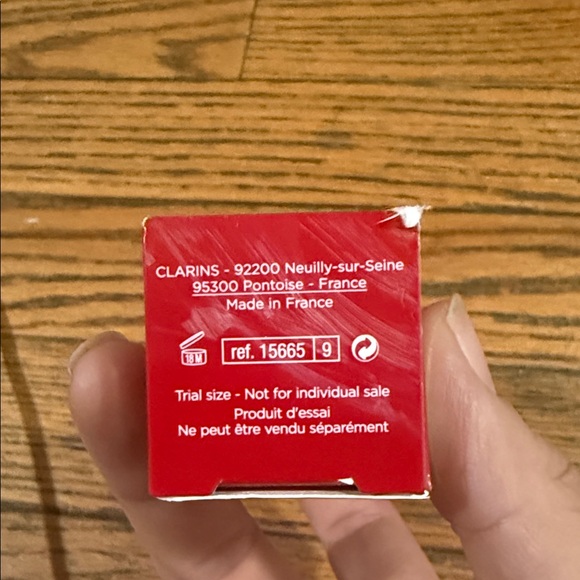 Clarins Red Body Lift Cellulite Control 30ml - Picture 4 of 4